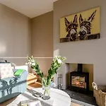 3 Bed In York Oc-79525 Deighton