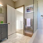 3 Bed In York Oc-79525