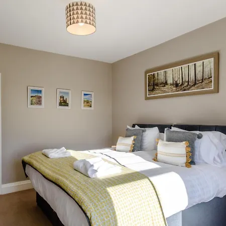 3 Bed In York Oc-79525 Deighton