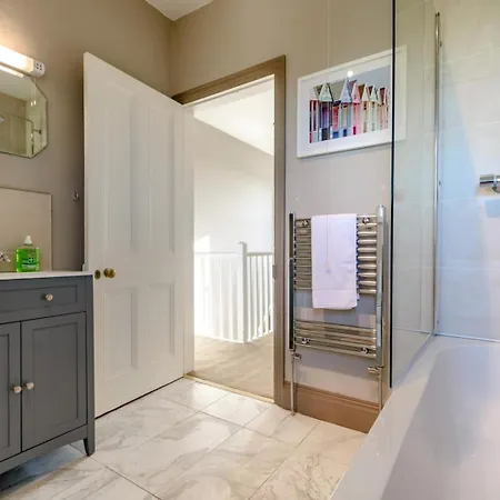 3 Bed In York Oc-79525