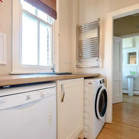 3 Bed In York Oc-79525 * Deighton