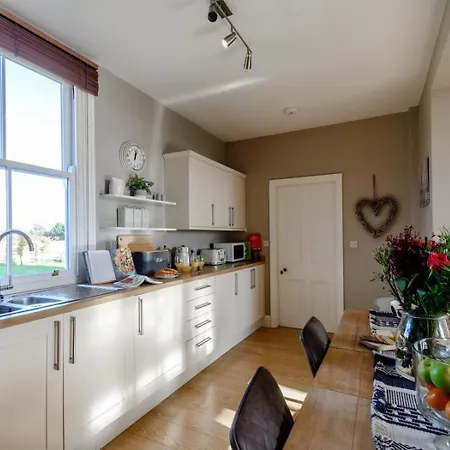 3 Bed In York Oc-79525 Deighton