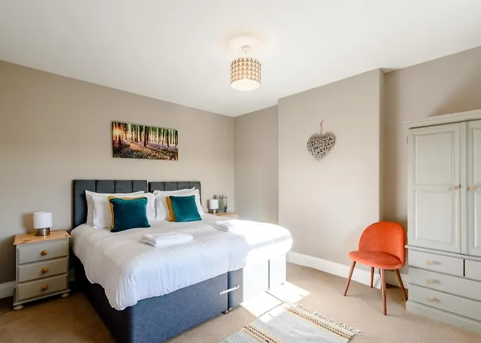 3 Bed In York Oc-79525 * Deighton